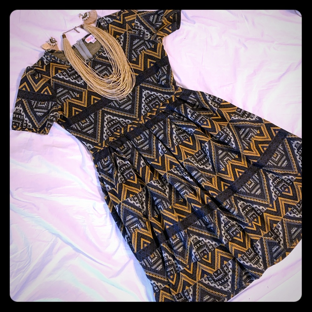 LuLaRoe Amelia tribal dress w/ pockets!